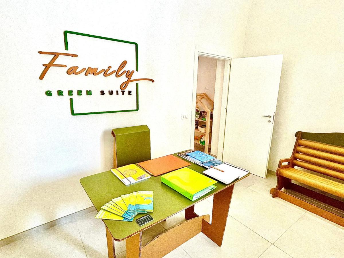 Family Green Suite Marsala Buitenkant foto